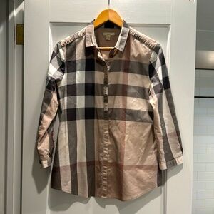 Size medium Burberry Britt three-quarter sleeve button-down